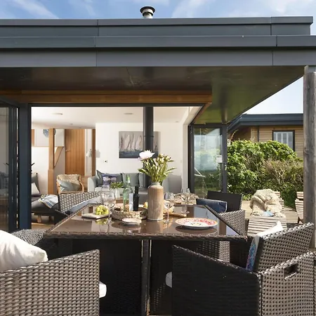 The Deck House Дом отдыха *